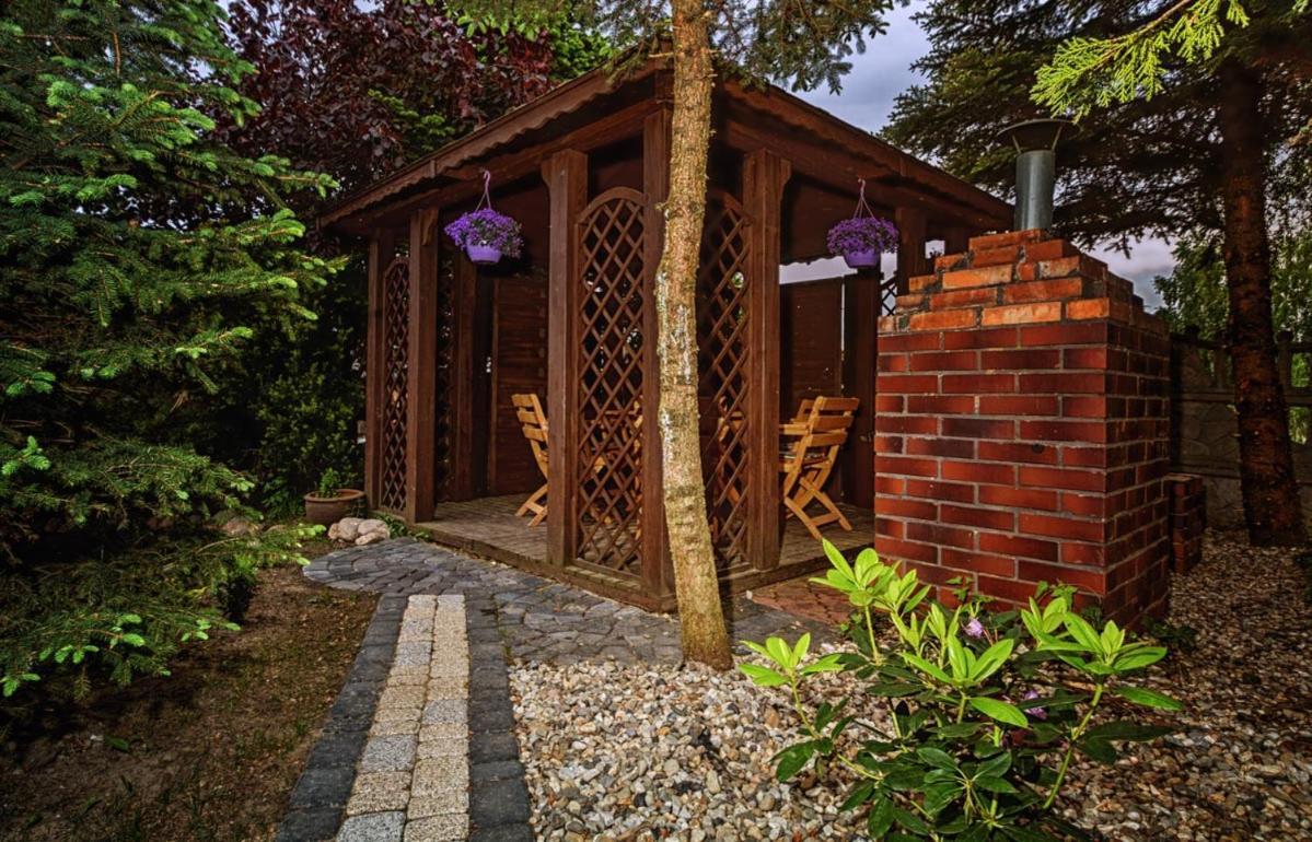 Zajazd Różany Laski  Exterior foto